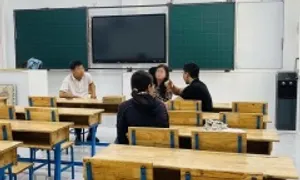 'Ban phụ huynh lạm thu vì cha mẹ học sinh thỏa hiệp' 'Ban phụ huynh lạm thu vì cha mẹ học sinh thỏa hiệp'