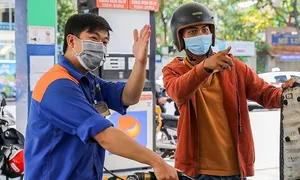 Giá xăng giảm, dầu tăng Giá xăng giảm, dầu tăng
