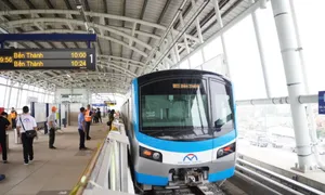 Hai ngày bỏ xe máy, đi làm 9 km bằng metro của tôi
