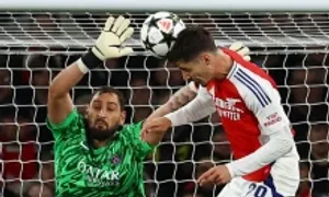Điểm yếu chống bóng bổng của Donnarumma Điểm yếu chống bóng bổng của Donnarumma