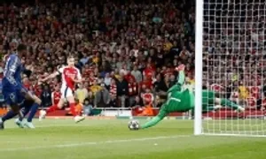 Thủ môn Donnarumma cao điểm nhất trận Arsenal - PSG Thủ môn Donnarumma cao điểm nhất trận Arsenal - PSG