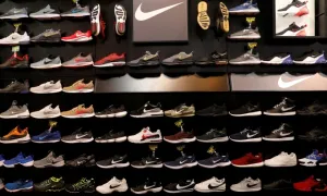 Nike, Adidas kêu gọi ông Trump miễn thuế nhập khẩu Nike, Adidas kêu gọi ông Trump miễn thuế nhập khẩu