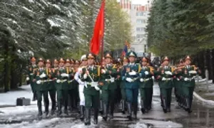 Quân nhân Việt Nam luyện tập duyệt binh sau trận tuyết ở Moskva Quân nhân Việt Nam luyện tập duyệt binh sau trận tuyết ở Moskva