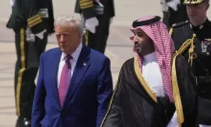 Thái tử Arab Saudi đón ông Trump ở sân bay