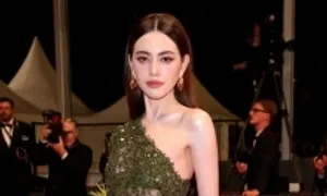 Mỹ nhân 'Tình người duyên ma' diện xuyên thấu ở Cannes Mỹ nhân 'Tình người duyên ma' diện xuyên thấu ở Cannes