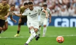 Platini: 'Đừng bắt Mbappe chơi như Messi hay Zidane' Platini: 'Đừng bắt Mbappe chơi như Messi hay Zidane'