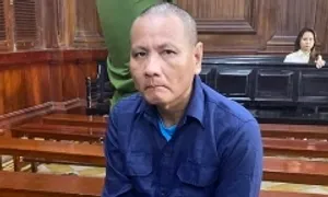 Gã chồng ghen mù quáng, tấn công vợ Gã chồng ghen mù quáng, tấn công vợ
