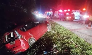 Xe buýt lật nhào sau tai nạn ở Malaysia, 14 sinh viên thiệt mạng Xe buýt lật nhào sau tai nạn ở Malaysia, 14 sinh viên thiệt mạng