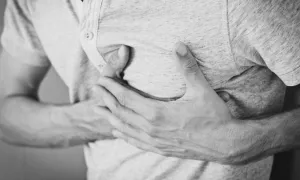 Bác sĩ phẫu thuật cảnh báo ba dấu hiệu đau tim dễ bỏ qua Bác sĩ phẫu thuật cảnh báo ba dấu hiệu đau tim dễ bỏ qua