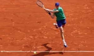 Sinner và cú trái đỉnh cao ngang ngửa Djokovic