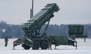 Truyền thông Mỹ nói ông Trump muốn chuyển 10 tên lửa Patriot cho Ukraine Truyền thông Mỹ nói ông Trump muốn chuyển 10 tên lửa Patriot cho Ukraine