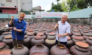 Gia đình 5 đời giữ nghề làm tương Bần Gia đình 5 đời giữ nghề làm tương Bần
