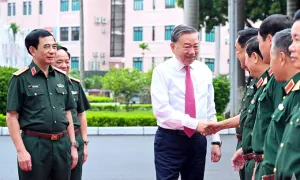 Tổng Bí thư: Hiện đại hóa con người trước khi hiện đại hóa vũ khí Tổng Bí thư: Hiện đại hóa con người trước khi hiện đại hóa vũ khí