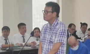 Cựu tổng biên tập Đồng Xuân Thụ bị đề nghị hơn 13 năm tù Cựu tổng biên tập Đồng Xuân Thụ bị đề nghị hơn 13 năm tù