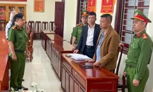 Giám đốc Công ty tơ tằm Nam Ban bị bắt Giám đốc Công ty tơ tằm Nam Ban bị bắt
