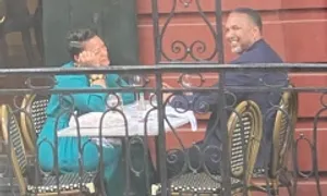 Nữ thị trưởng Mỹ dùng ngân sách bao người tình là vệ sĩ riêng Nữ thị trưởng Mỹ dùng ngân sách bao người tình là vệ sĩ riêng