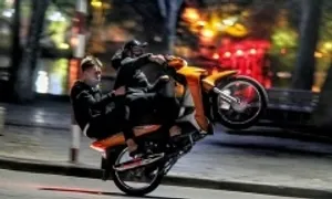 Bị chặn xe gây chuyện, tôi có được đánh trả gây thương tích? Bị chặn xe gây chuyện, tôi có được đánh trả gây thương tích?