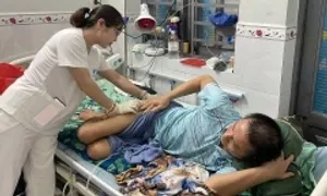 Chữa bệnh miễn phí cho người lạ để trả ơn đời