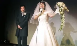 Phu quân của Thủ tướng Nhật Bản muốn âm thầm hỗ trợ vợ