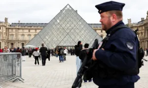 Thêm 5 nghi phạm cướp bảo tàng Louvre bị bắt